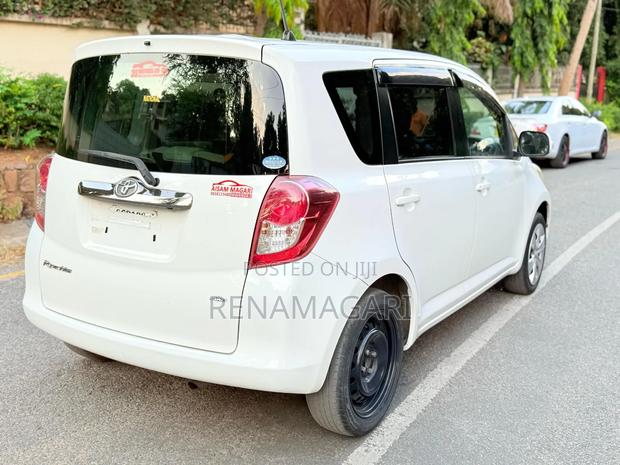 Toyota Ractis 2009 White