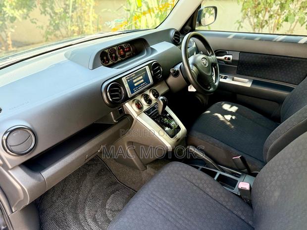 Toyota Corolla Rumion Hatchback 1.5 FWD 2009 Black