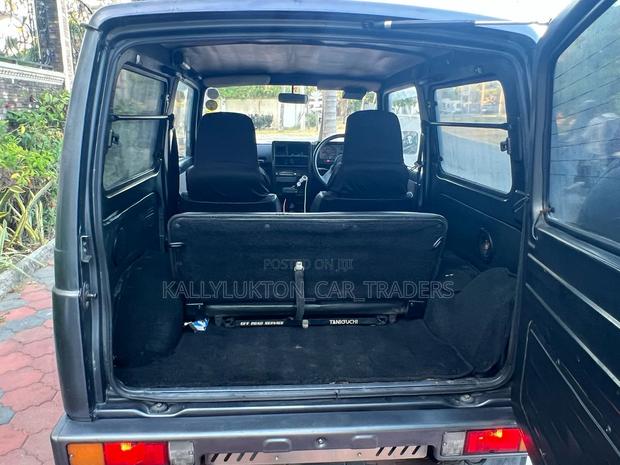 Suzuki Jimny 2000 Black