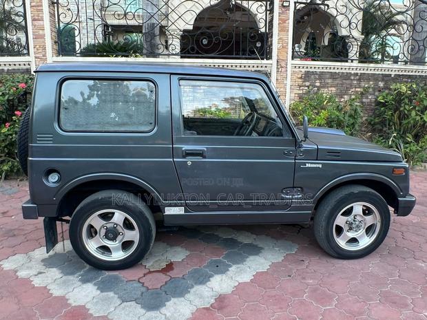 Suzuki Jimny 2000 Black