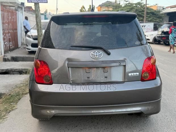 Toyota IST 2004 Gray