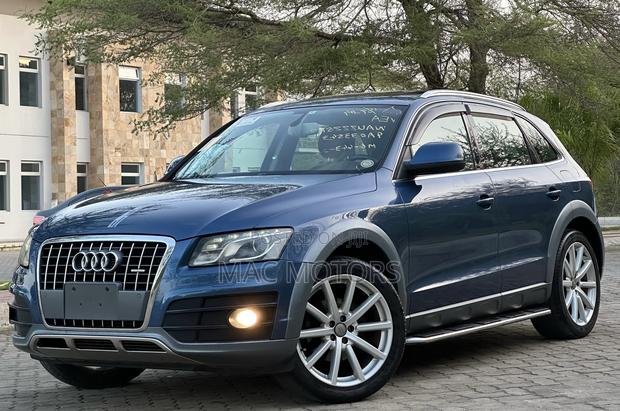Audi Q5 2010 Blue