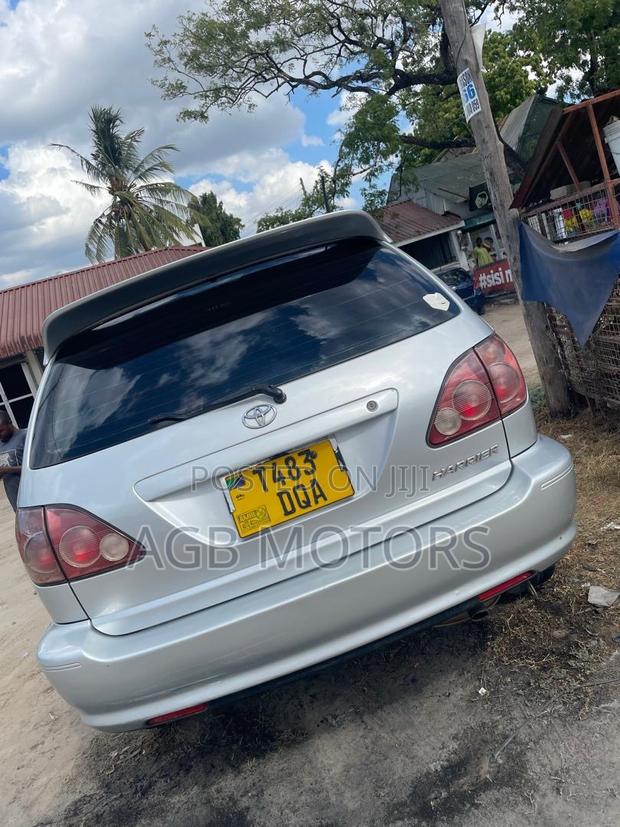 Toyota Harrier 2002 Silver