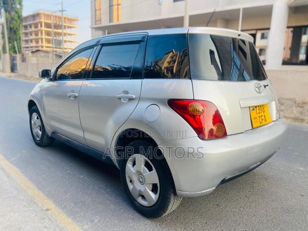 Toyota IST 2003 Silver