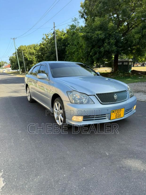 Toyota Crown 2004 Off white