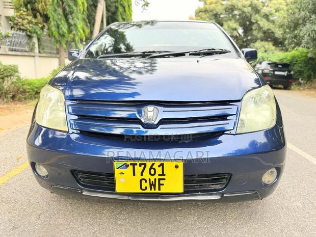 Toyota IST 2004 Blue