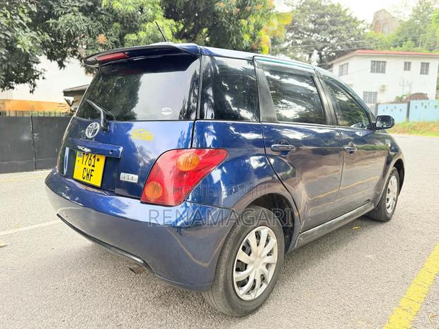 Toyota IST 2004 Blue