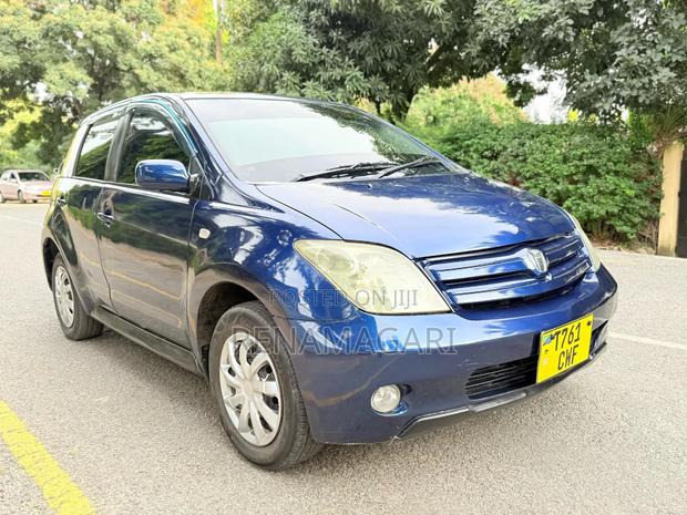 Toyota IST 2004 Blue