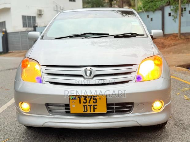 Toyota IST 2006 Silver