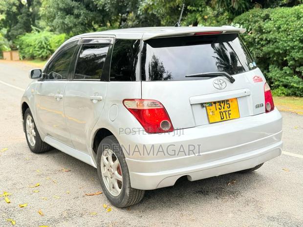 Toyota IST 2006 Silver