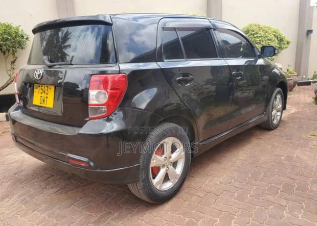 Toyota IST 2010 Gray