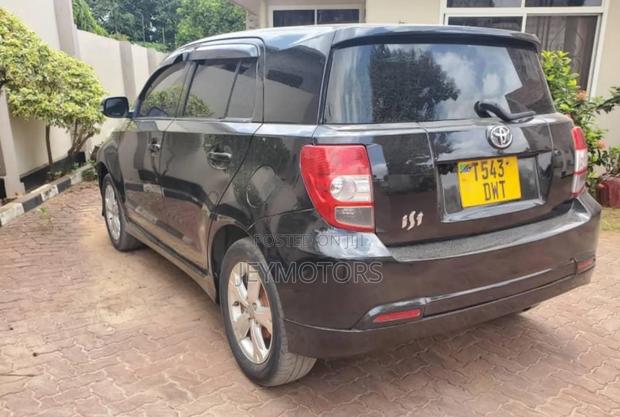 Toyota IST 2010 Gray