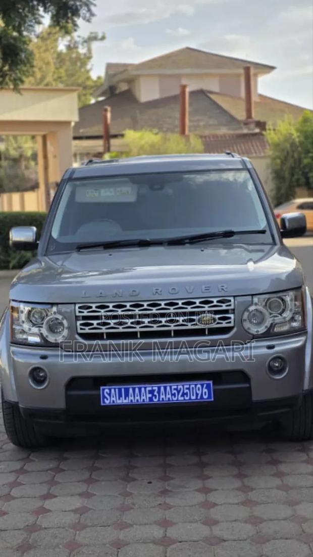 Land Rover Discovery 2010 Gray