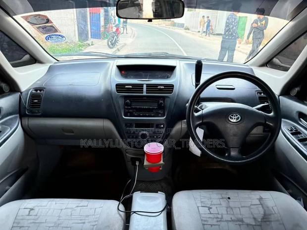 Toyota Land Cruiser Prado 2005 Silver
