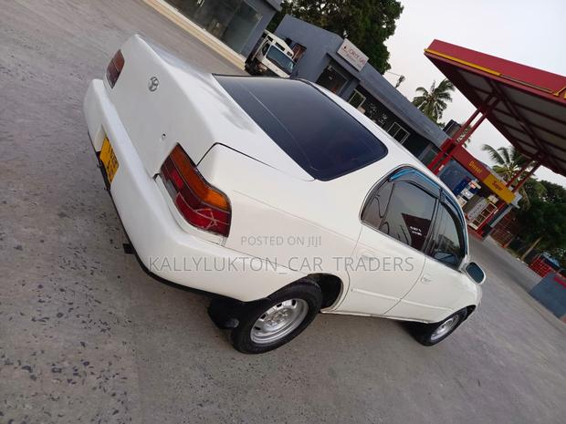 Toyota Corona 1997 White