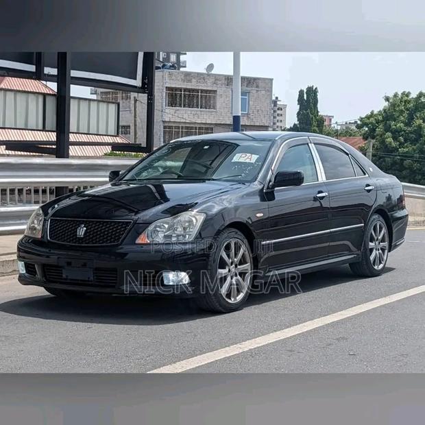 Toyota Crown 2006 Black