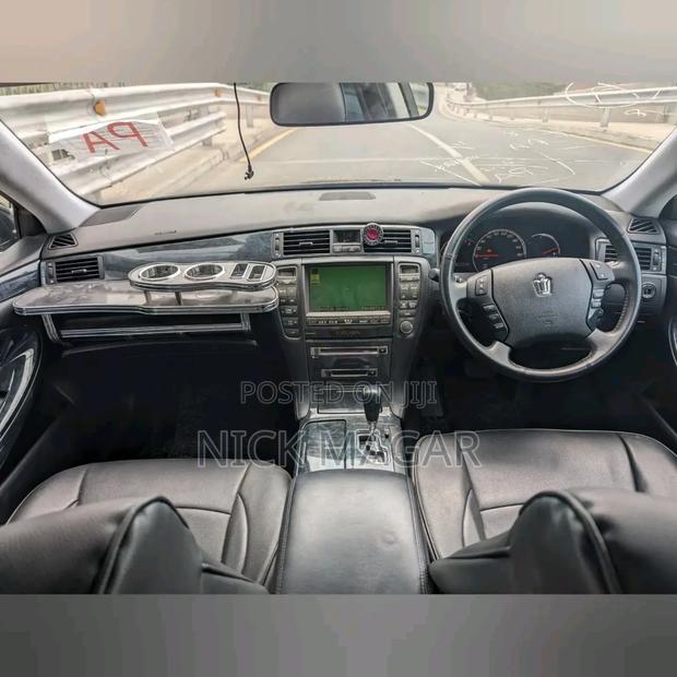 Toyota Crown 2006 Black