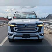 Toyota Land Cruiser 2023 White for sale
