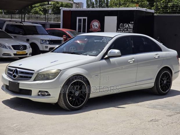 Mercedes-Benz C-Class 2007 White