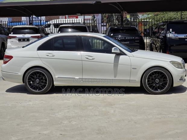 Mercedes-Benz C-Class 2007 White