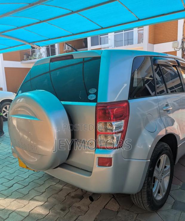 Suzuki Escudo 2008 Silver