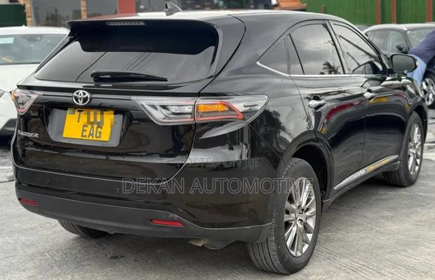 Toyota Harrier 2.0 2015 Black