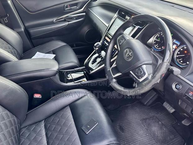 Toyota Harrier 2.0 Turbo 2018 Black