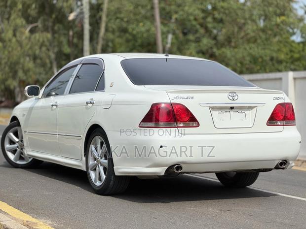 Toyota Crown 2007 Pearl