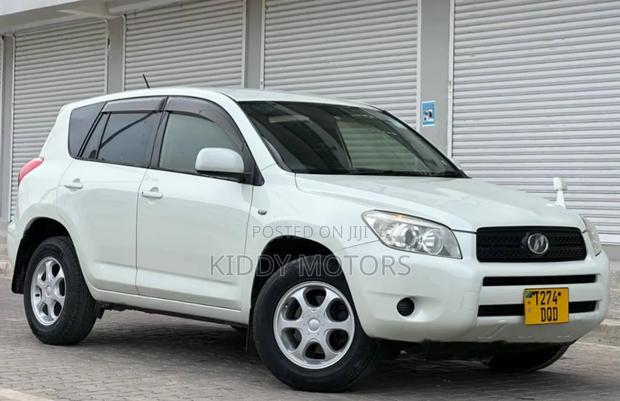 Toyota RAV4 2008 White