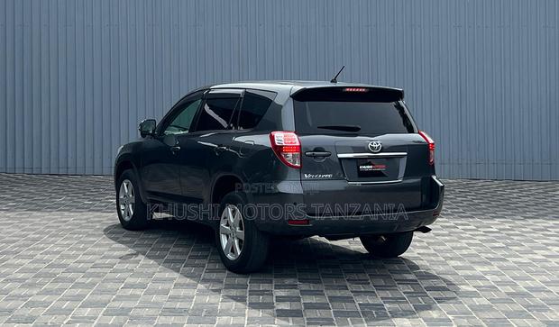 Toyota Vanguard 2009 Gray