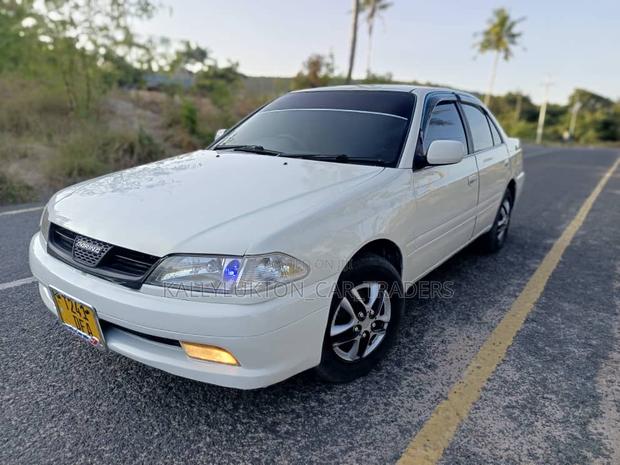 Toyota Carina 2001 White