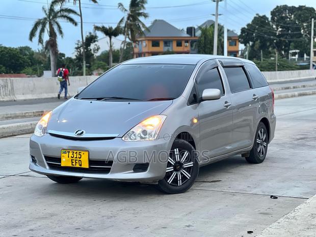 Toyota Wish 2005 Silver