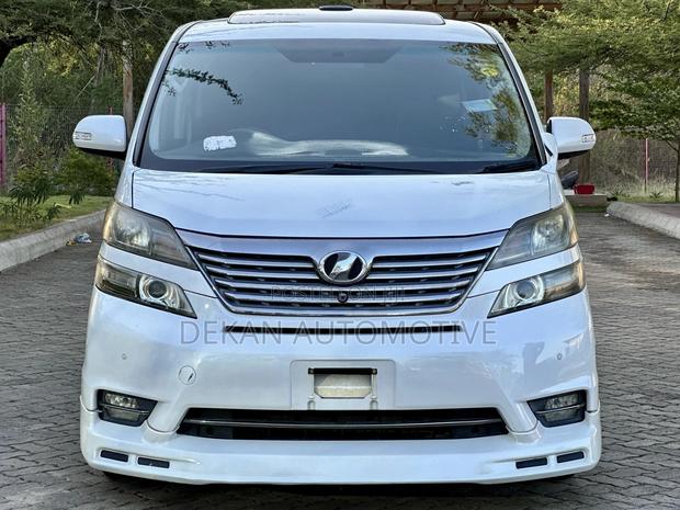 Toyota Vellfire 2009 White