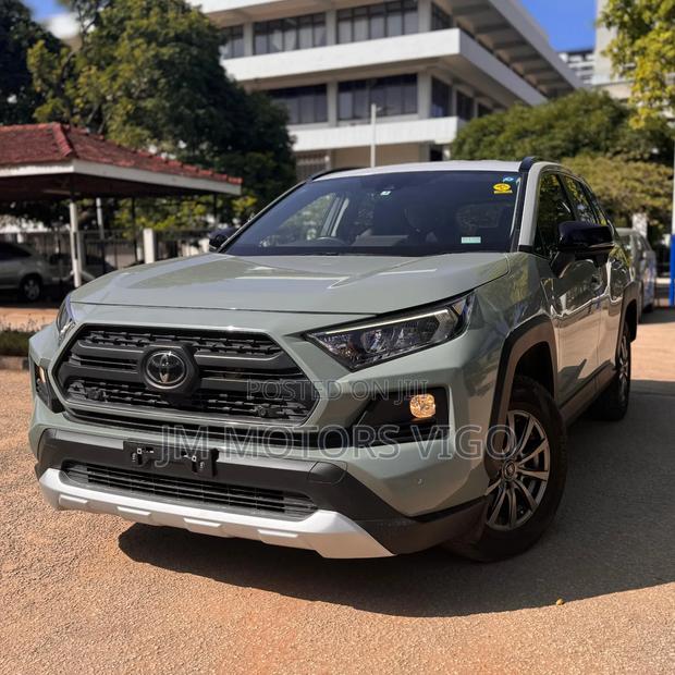 Toyota RAV4 2019 Green