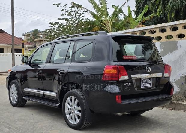 Toyota Land Cruiser 2015 Black