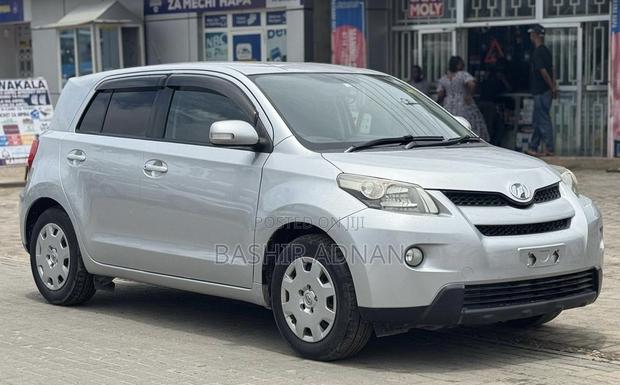 Toyota IST 2008 Silver