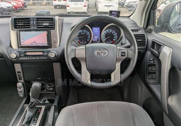 Toyota Land Cruiser Prado 2010 Gray