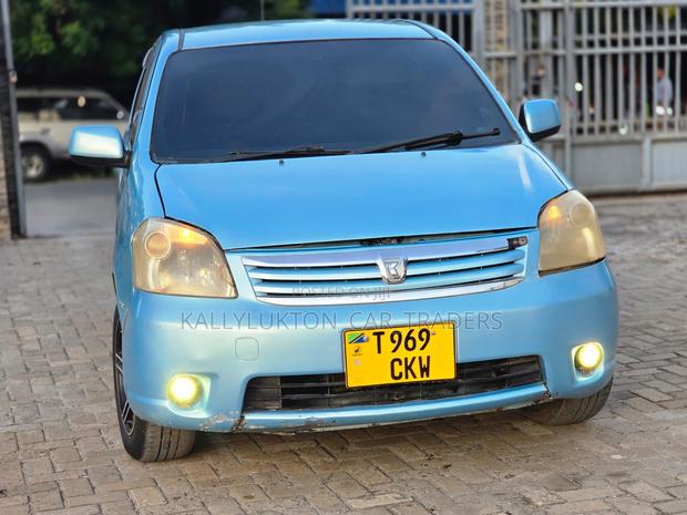 Toyota Raum 2005 Blue