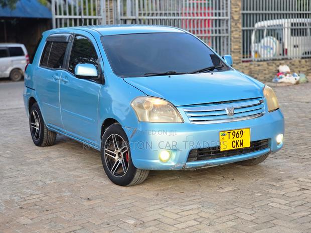 Toyota Raum 2005 Blue