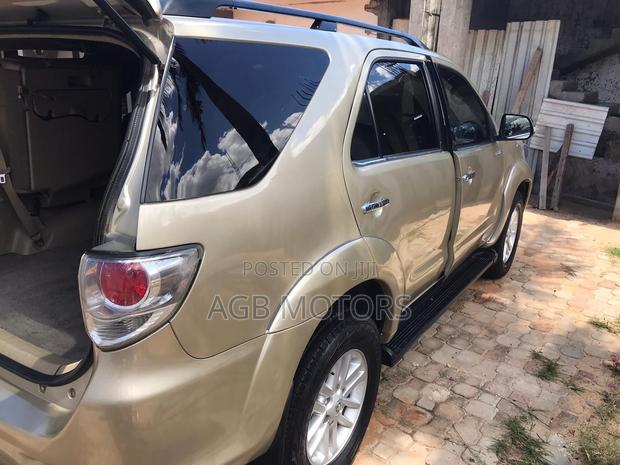 Toyota Fortuner 2012 Beige
