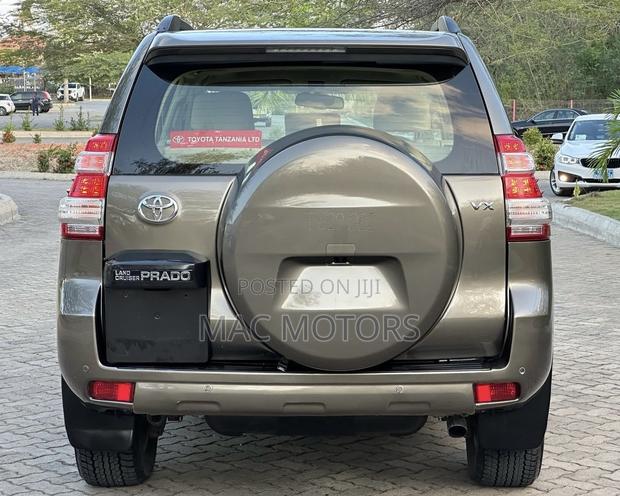 Toyota Land Cruiser Prado 3.0 D-4D (172 Hp) 2014 Gray