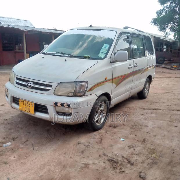 Toyota Noah 2.0 AWD (8 Seater) 2003 White