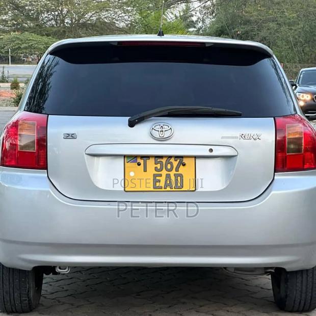 Toyota Corolla RunX 2002 Silver