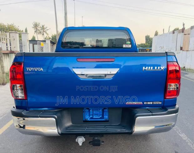 Toyota Hilux 2018 Blue