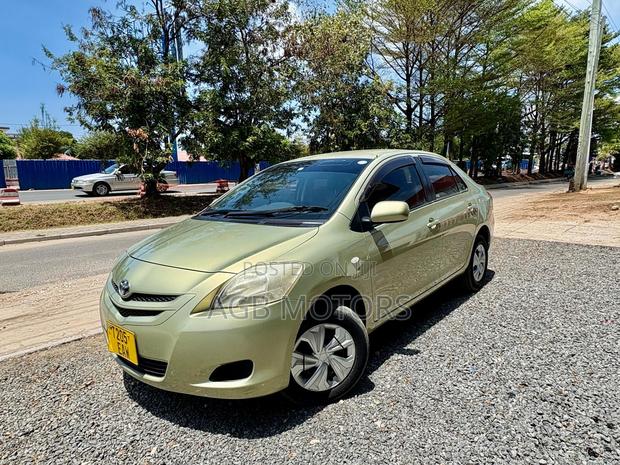 Toyota Belta 2006 Beige