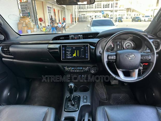 Toyota Hilux 2018 White