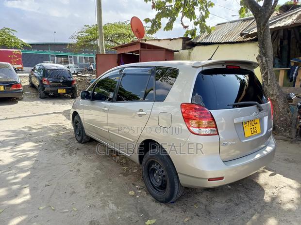 Toyota Corolla Spacio 2006 Beige
