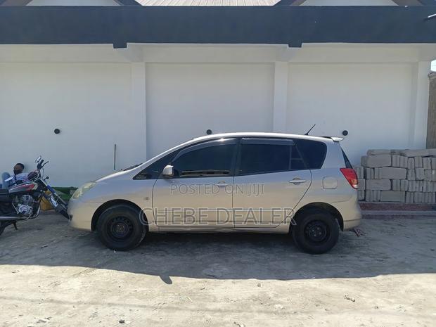 Toyota Corolla Spacio 2006 Beige