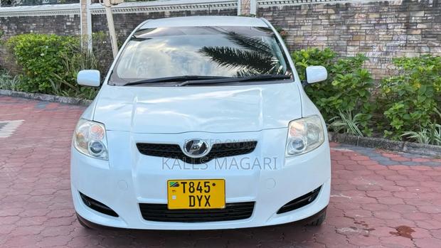 Toyota Auris 2009 White