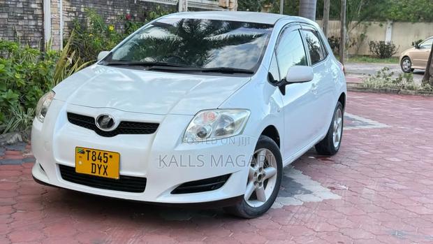 Toyota Auris 2009 White